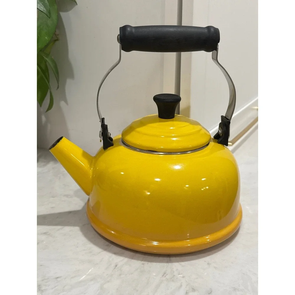 Le Creuset Tea Kettle 1.7Qt Soleil Yellow Orange Whistling Enamel Stovetop Read*